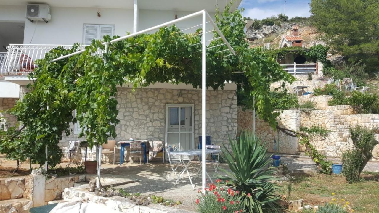 Apartments By The Sea Sevid, Trogir - 16897 Marina Exterior foto